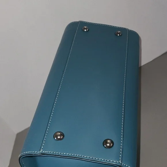 Vittoria Napoli Embossed Leather Satchel. Made In Italy - Picture 6 of 10